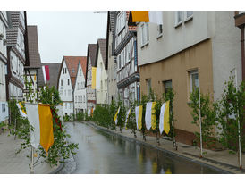 Altar- und Straßenschmuck zu Fonleichnam (Foto: Karl-Franz Thiede)